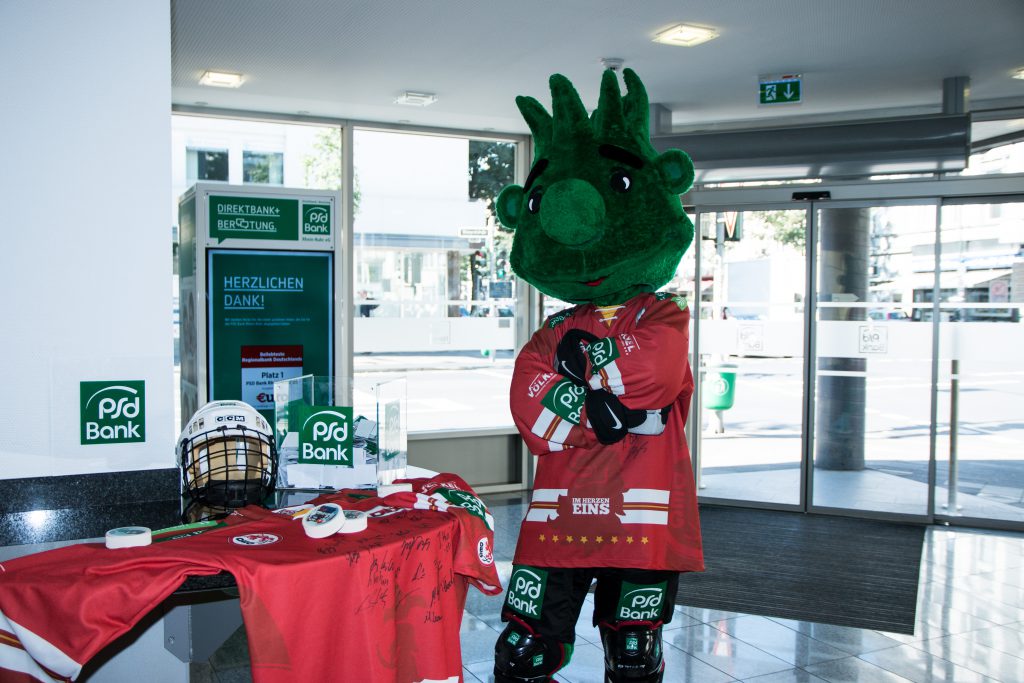 Peter Moneta DEG Trikot